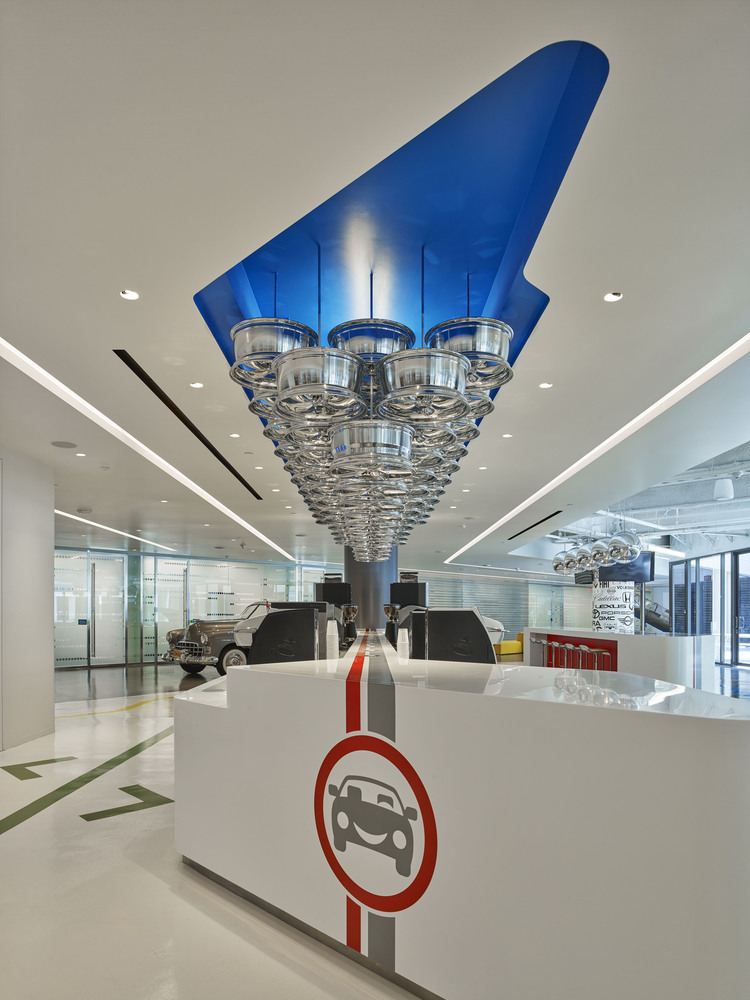 Edmunds Headquarters-M+M Creative Studio