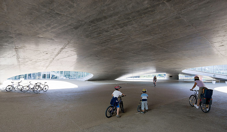 ʿѧϰ(Rolex Learning Center) by SANAA