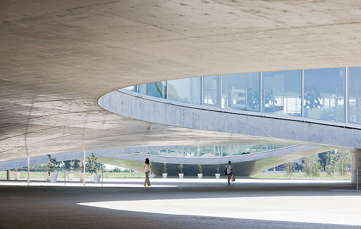 ʿѧϰ(Rolex Learning Center) by SANAA