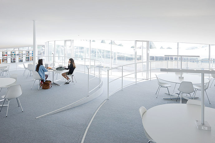 ʿѧϰ(Rolex Learning Center) by SANAA