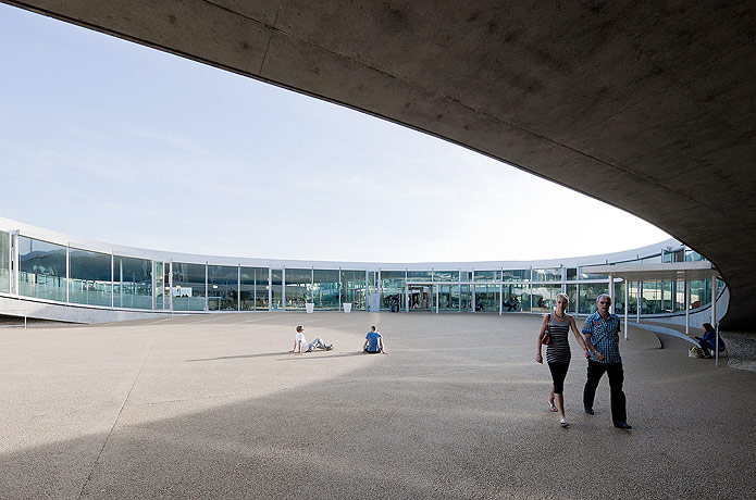 ʿѧϰ(Rolex Learning Center) by SANAA