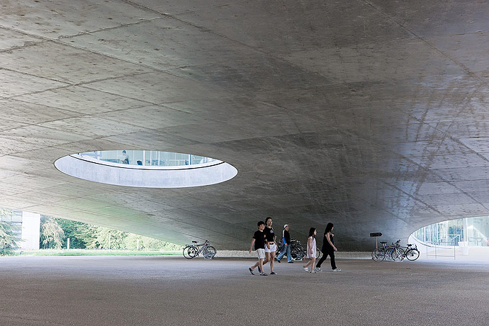 ʿѧϰ(Rolex Learning Center) by SANAA