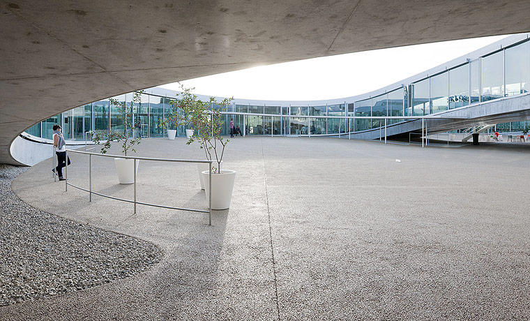 ʿѧϰ(Rolex Learning Center) by SANAA