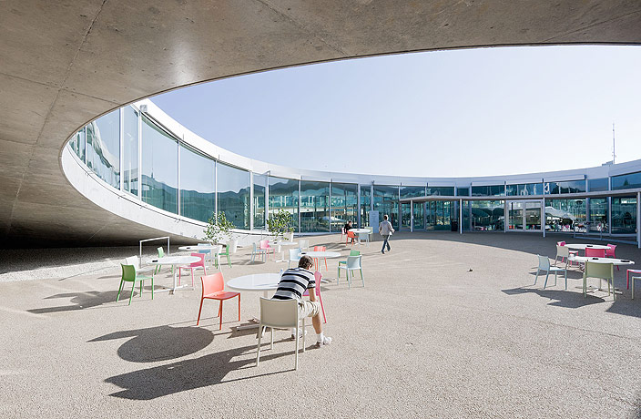 ʿѧϰ(Rolex Learning Center) by SANAA